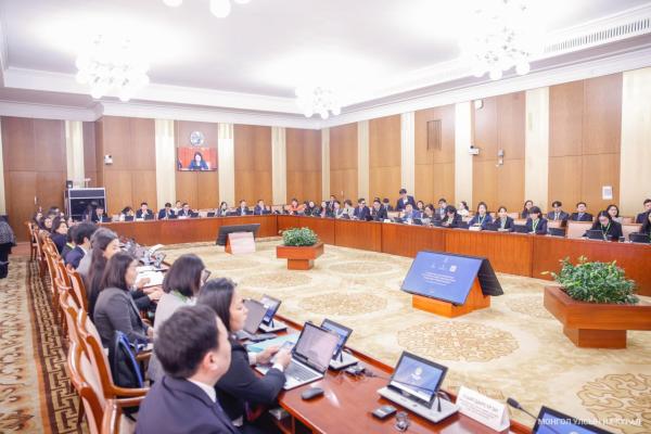 Эдийн ба эдийн бус баялгийн эрх зүй, үүргийн ба гэрээний эрх зүй сэдвээр хэлэлцүүлэг өрнүүлэв