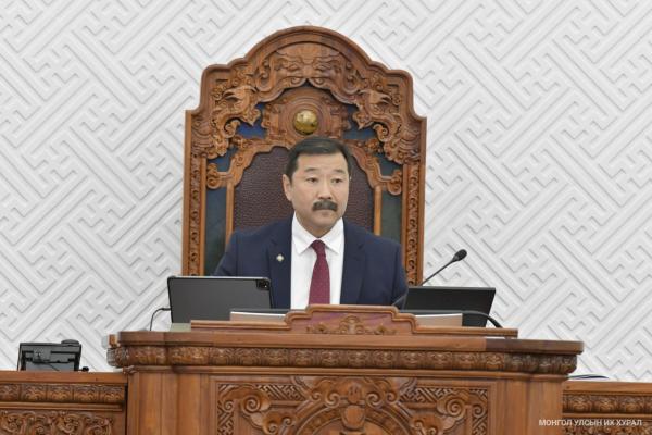 Монгол Улсын Ерөнхий сайдыг томилох тухай асуудлыг хэлэлцэж байна