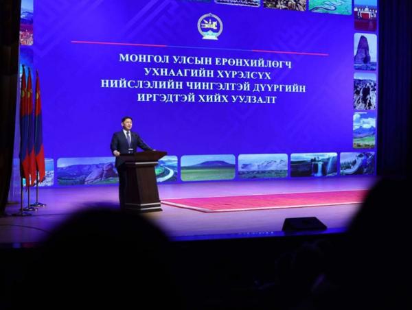 Ерөнхийлөгч У.Хүрэлсүх Чингэлтэй дүүргийн иргэдтэй уулзлаа