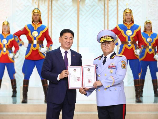 Монгол Улсын Ерөнхийлөгч У.Хүрэлсүх цэргийн дээд цол хүртээв