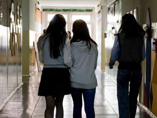 Өсвөр насны хүүхэдтэй нээлттэй ярилцаж, эрүүл мэндийн зөвлөгөө өгдөг байхыг уриаллаа