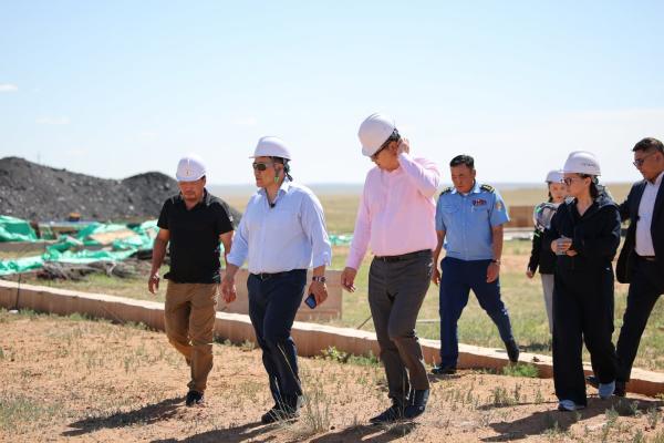 Засгийн газар аймгуудыг асуудлаа өөрсдөө шийдэх боломжийг нэмэгдүүлж, эрхзүйн саадыг арилгана