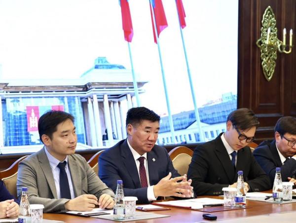 УИХ-ын дарга С.Бямбацогт Япон Улсын Парламентын Зөвлөхүүдийн танхимын дэд дарга Т.Фүкүямаг хүлээн авч уулзав