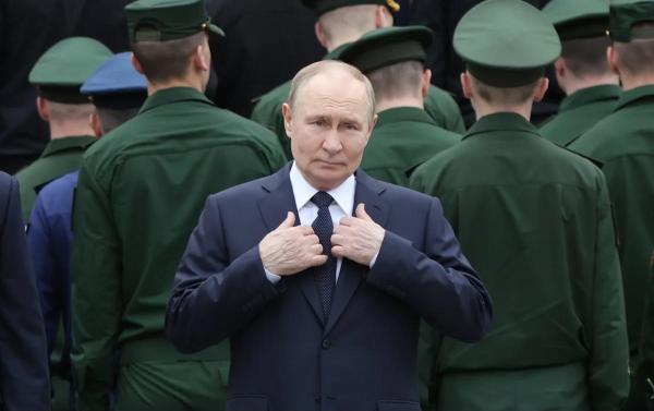 Владимир Путин Украинтай хийж буй дайнаа өргөжүүлэхээр төлөвлөж байна