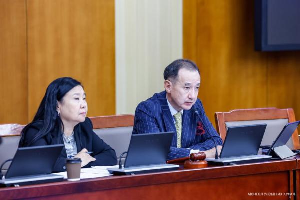 АБГББХ: Хуульд өөрчлөлт оруулах тухай хуулийн төслийн анхны хэлэлцүүлгийг явуулж, төсвийн тодотголын төслийн гурав дахь хэлэлцүүлгийг хийлээ